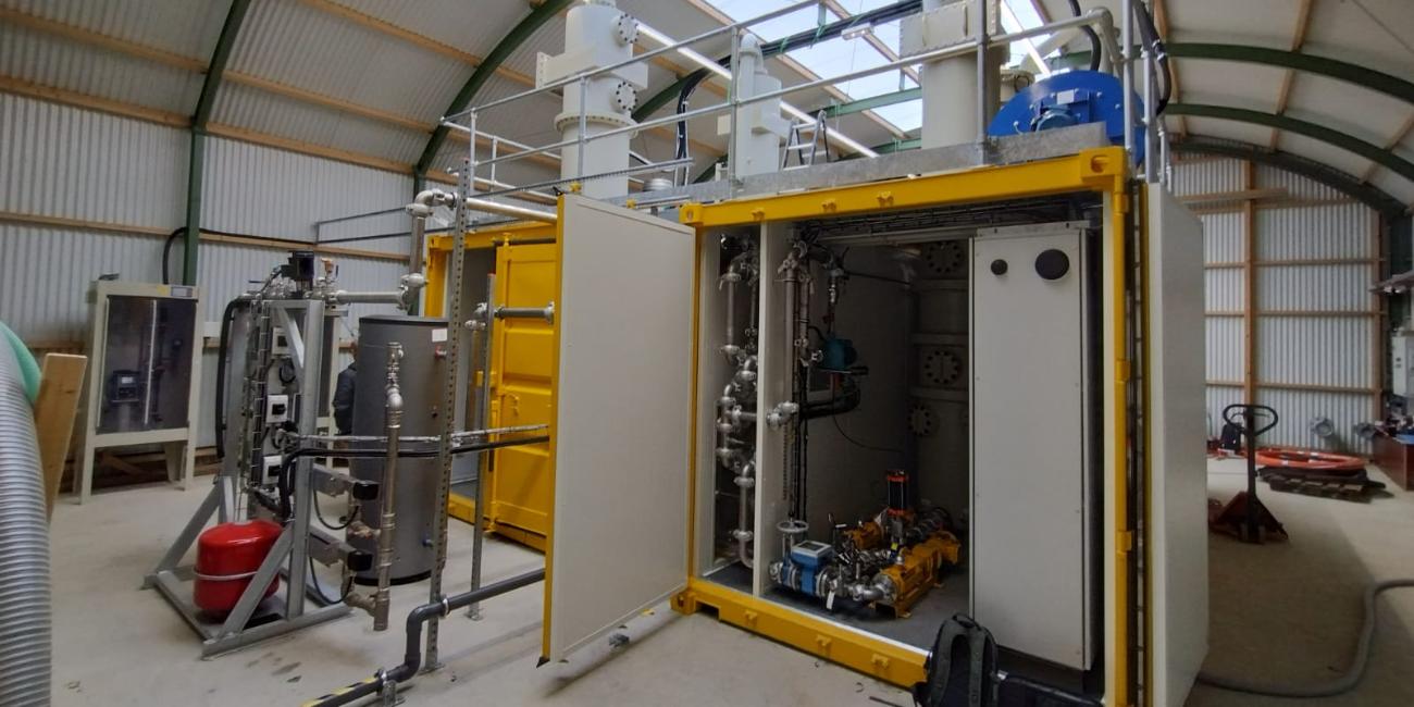 High efficiency ammonia recovery at low temperature.